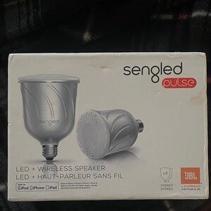 Pulse LED Bulb with Wireless Speaker - Silver
